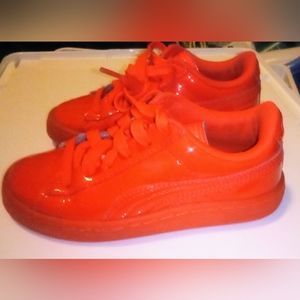 🌞⛱️🏝️😊❤️🔥🌹🍄🌻 SUMMER SALE!!! Boy's Puma Neon Retro Athletic Shoes Size 12C